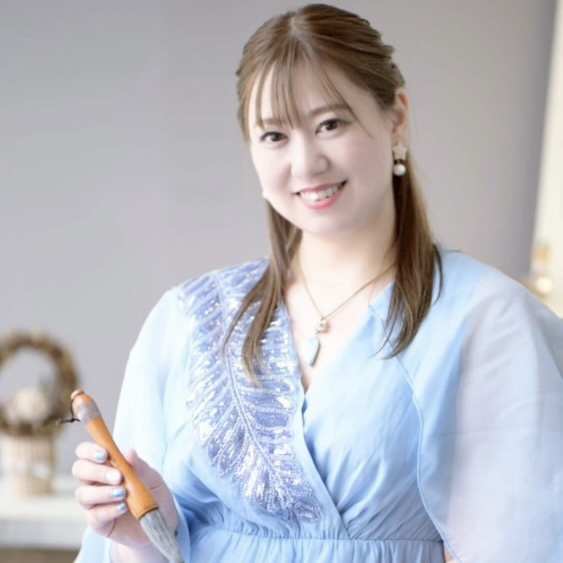 誰にも言えなかったことが、ここでは言葉になる　靈詩家 そら