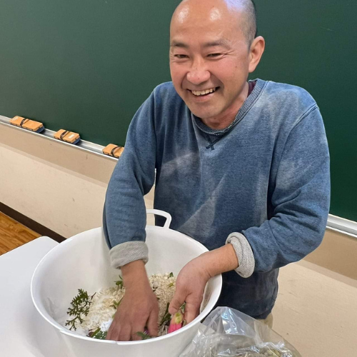 野草が先生、足元から始まる自分探し　　　あ～なんだ農園 新川幸宏