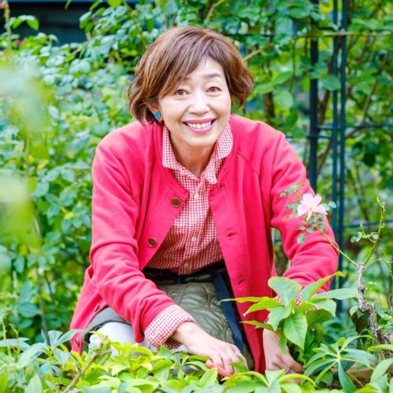 花を知ると、自分への優しさを思い出す  角野裕佳子（ゆかこ）