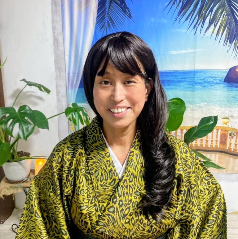 視えた道を、一緒に歩く占い師　　　　　　　　　　青井　絢子